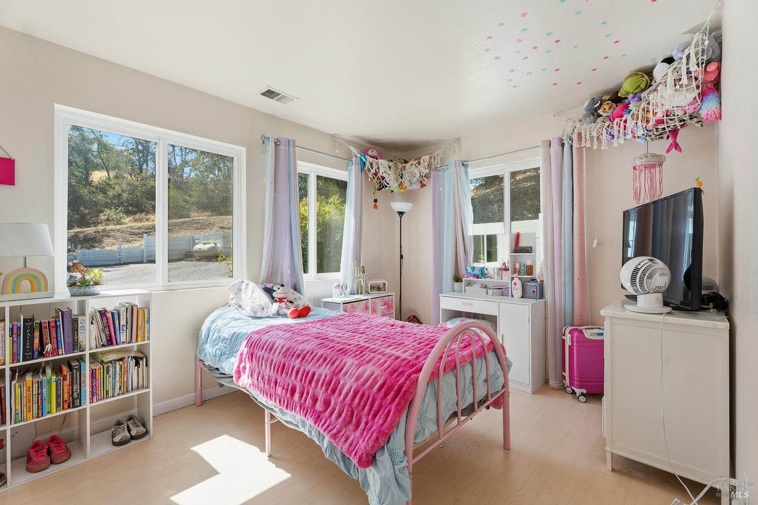 5791 Lake Ridge Road Ukiah, CA 95482 - Photo 13 of 20 Gallery Image 13