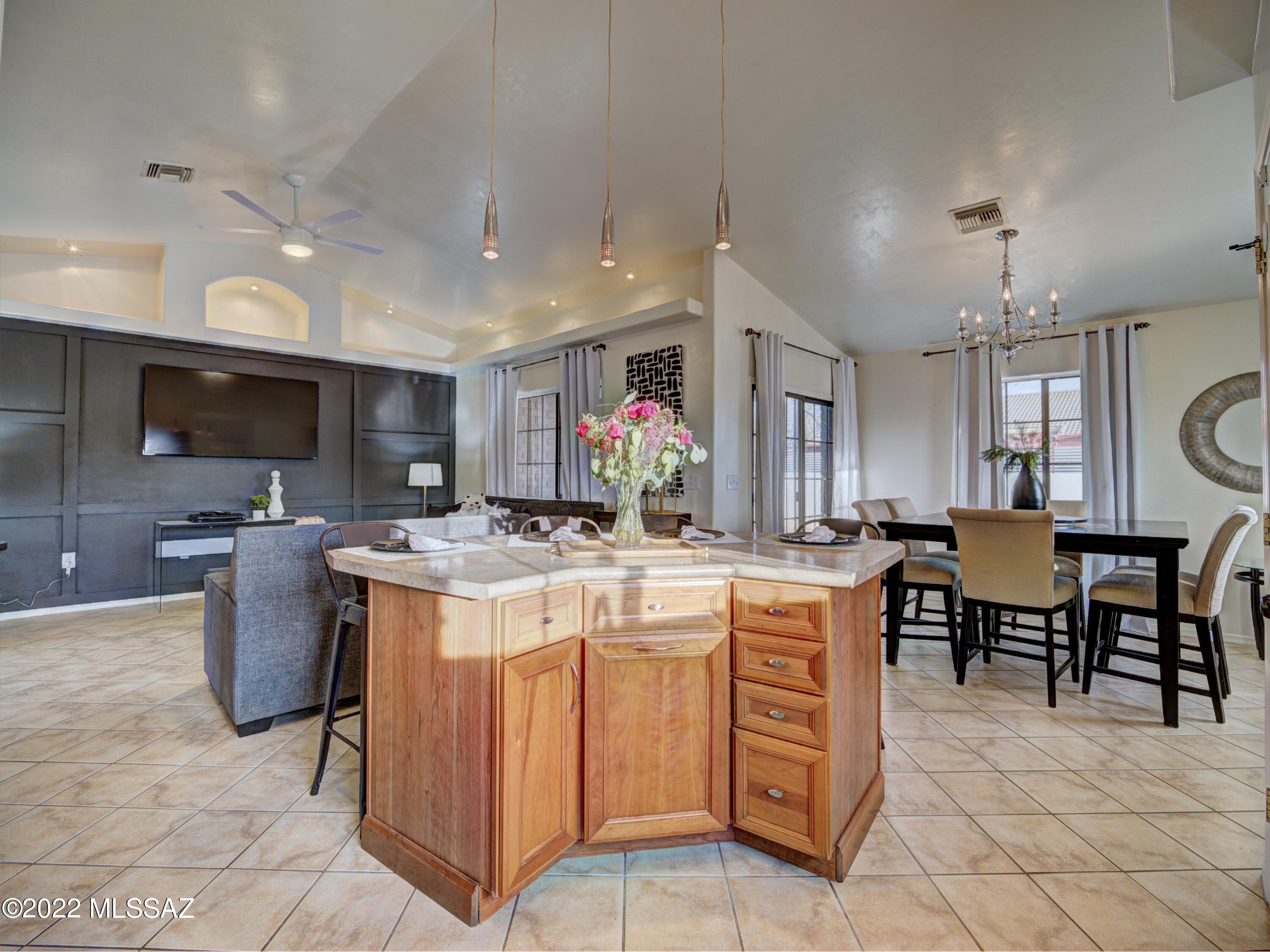 52 Circulo Verdugo Rio Rico, AZ 85648 - Photo 12 of 37