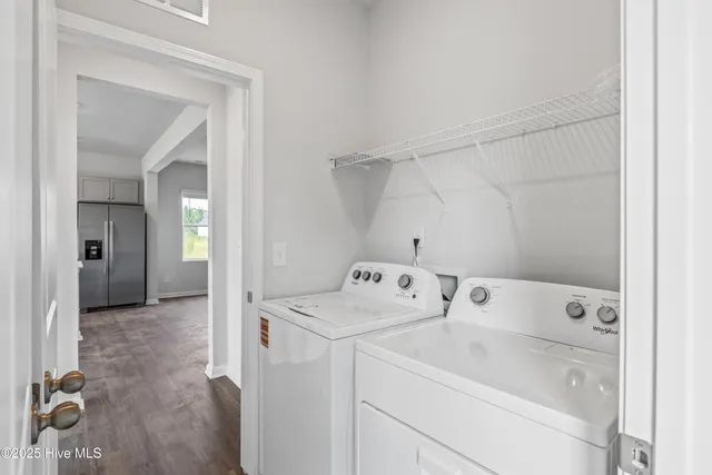 $355,420 | 612 South Squires Run Lane, Richlands, NC 28574