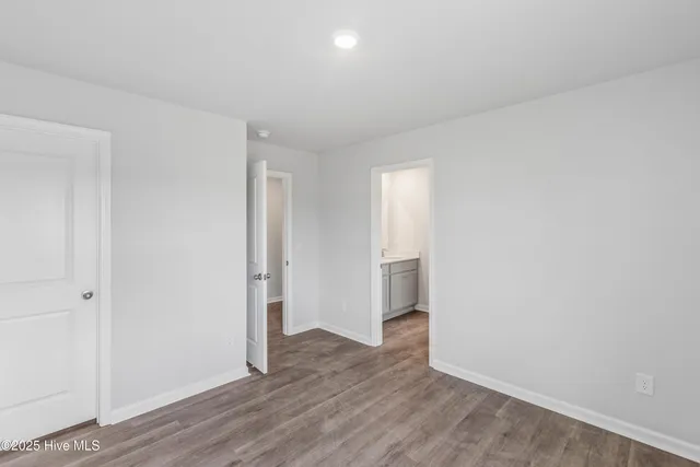 $355,420 | 612 South Squires Run Lane, Richlands, NC 28574