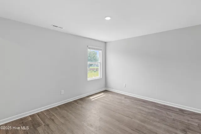 $355,420 | 612 South Squires Run Lane, Richlands, NC 28574