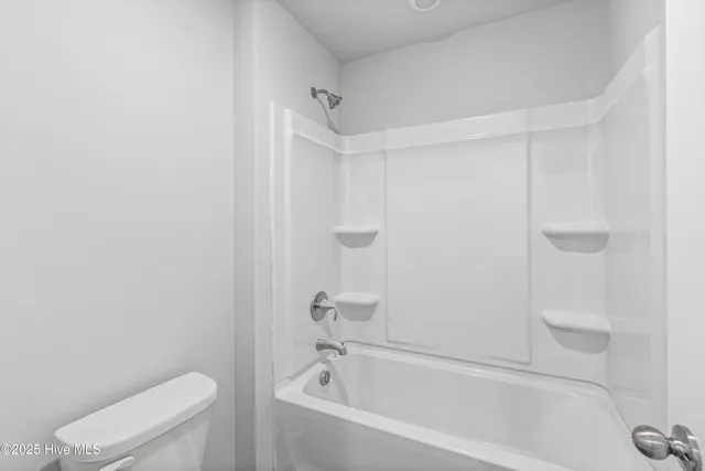 $355,420 | 612 South Squires Run Lane, Richlands, NC 28574