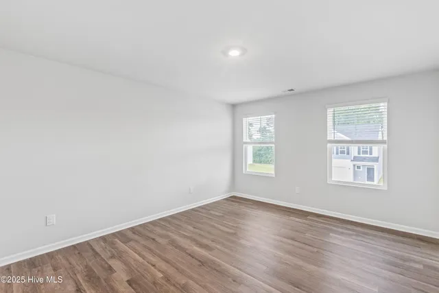 $355,420 | 612 South Squires Run Lane, Richlands, NC 28574