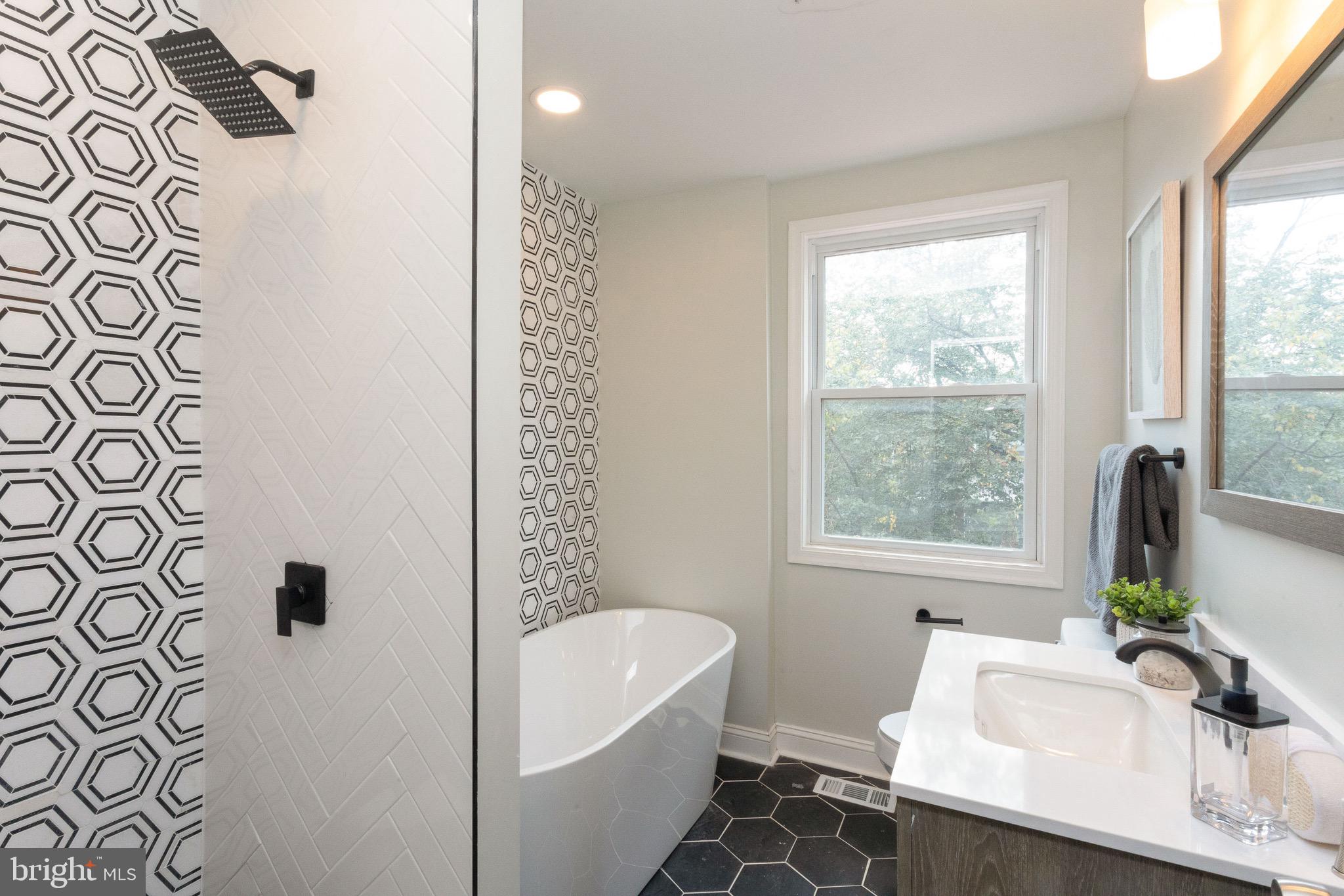 3228 Dorithan Road Baltimore, MD 21215 - Photo 23 of 27 Full Bathroom