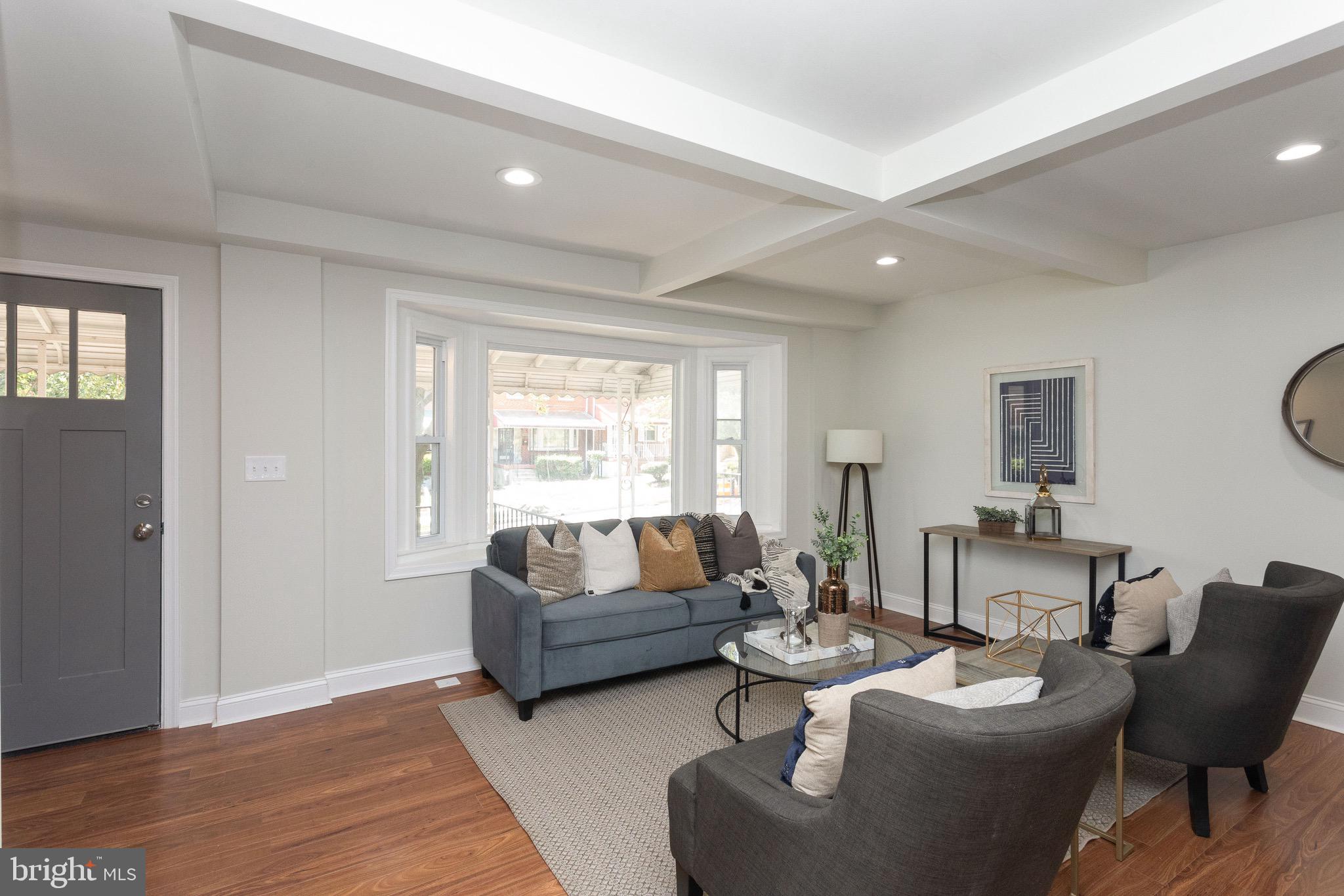 3228 Dorithan Road Baltimore, MD 21215 - Photo 7 of 27 Living Room