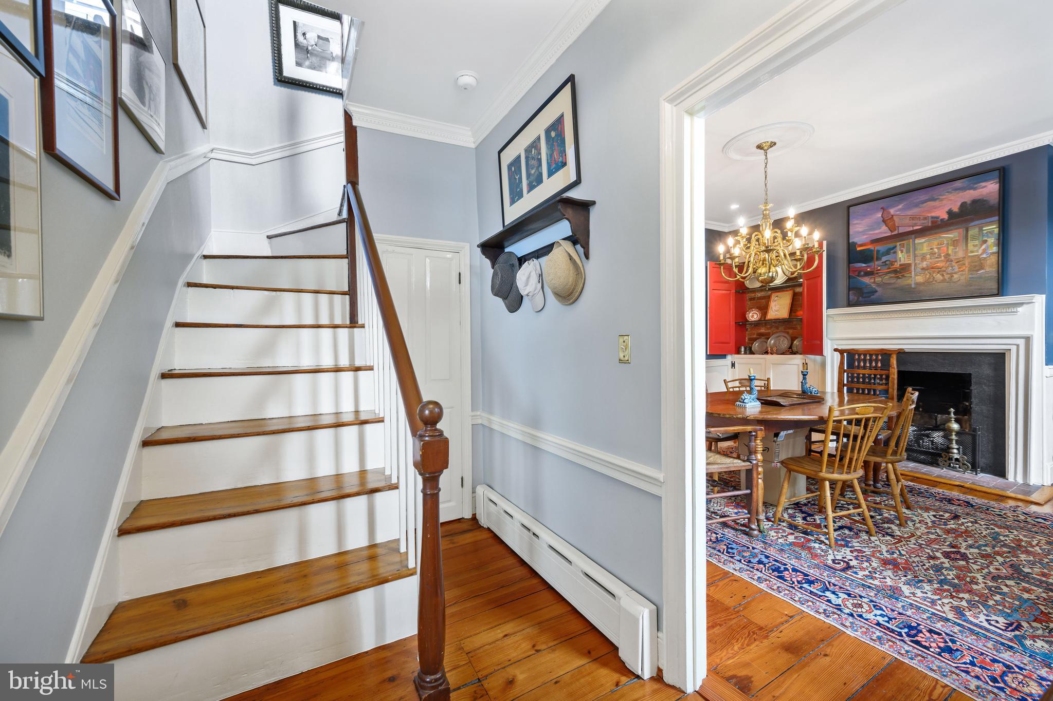 511 Queen Street Alexandria, VA 22314 - Photo 13 of 58 a view of entryway and hall