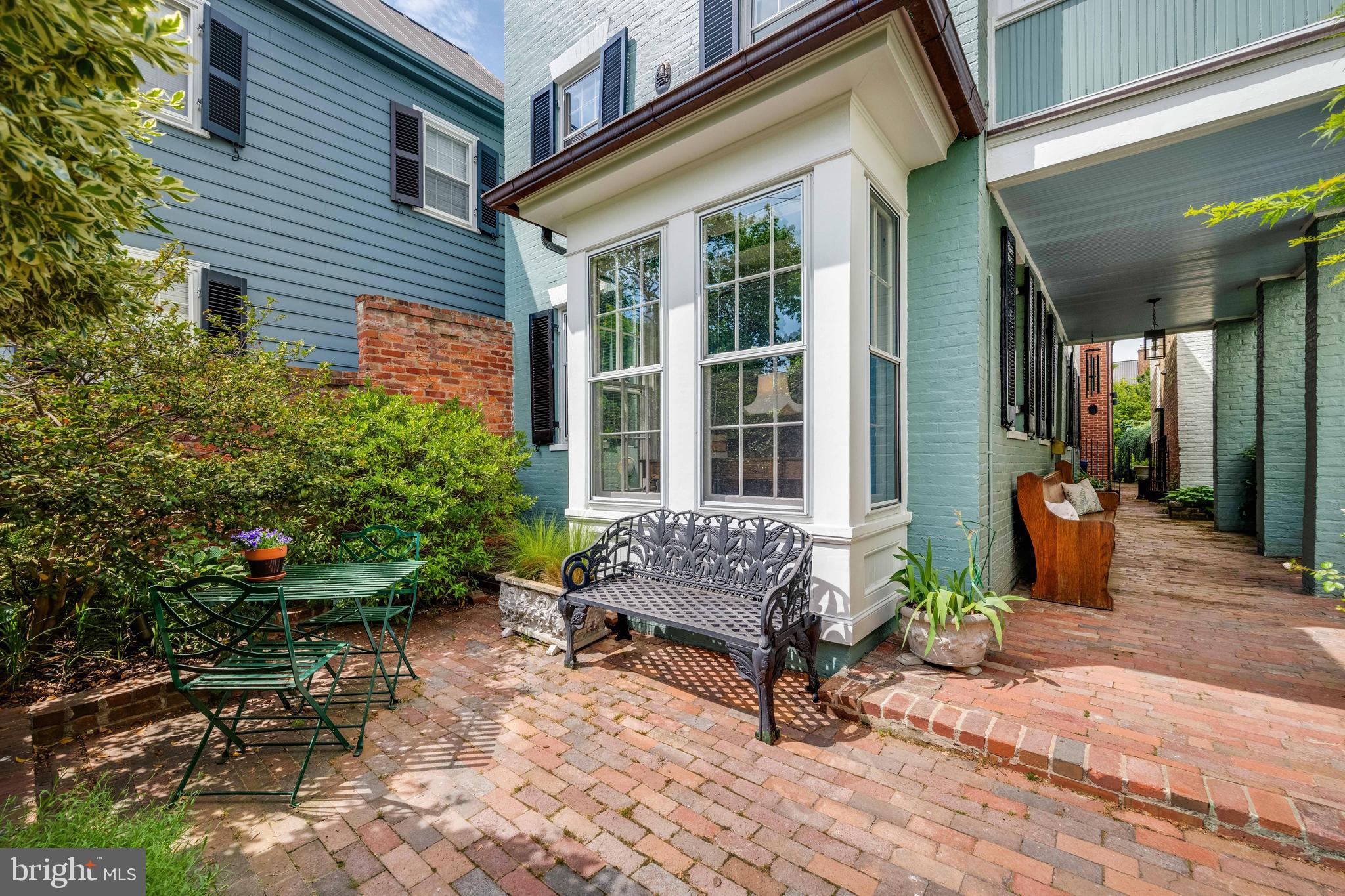 511 Queen Street Alexandria, VA 22314 - Photo 5 of 58 Front Bay Window