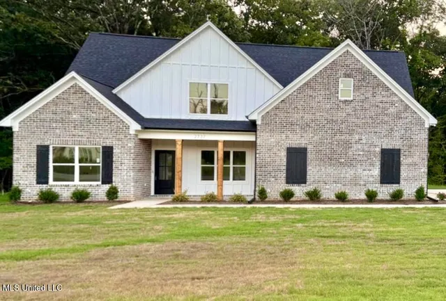 $569,000 | 2737 Highwoods Drive, Byhalia, MS 38611
