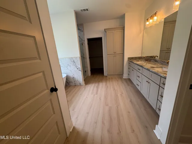 $569,000 | 2737 Highwoods Drive, Byhalia, MS 38611