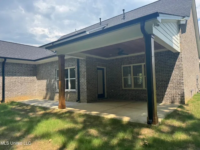 $569,000 | 2737 Highwoods Drive, Byhalia, MS 38611