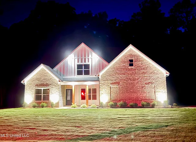 $569,000 | 2737 Highwoods Drive, Byhalia, MS 38611