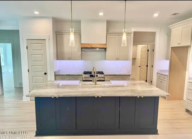 $569,000 | 2737 Highwoods Drive, Byhalia, MS 38611