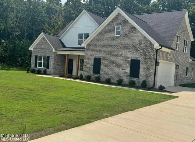 $569,000 | 2737 Highwoods Drive, Byhalia, MS 38611