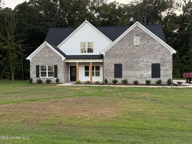 $569,000 | 2737 Highwoods Drive, Byhalia, MS 38611