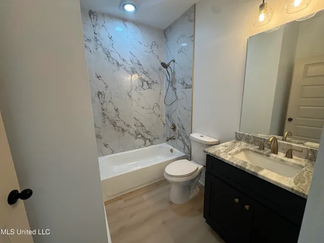 $569,000 | 2737 Highwoods Drive, Byhalia, MS 38611