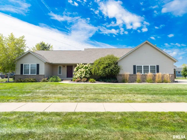 $385,000 | 1322 Courtney Drive, Washington, IL 61571