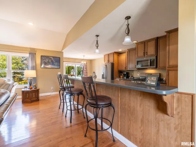 $385,000 | 1322 Courtney Drive, Washington, IL 61571