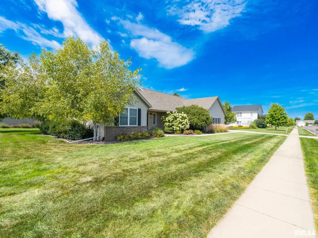 $385,000 | 1322 Courtney Drive, Washington, IL 61571