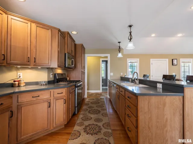 $385,000 | 1322 Courtney Drive, Washington, IL 61571