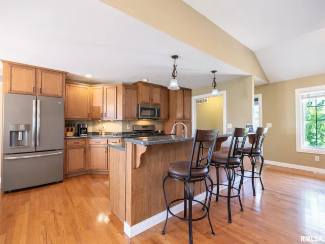 $385,000 | 1322 Courtney Drive, Washington, IL 61571