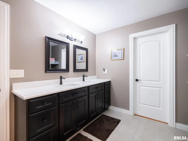 $385,000 | 1322 Courtney Drive, Washington, IL 61571