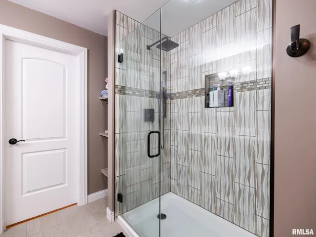 $385,000 | 1322 Courtney Drive, Washington, IL 61571