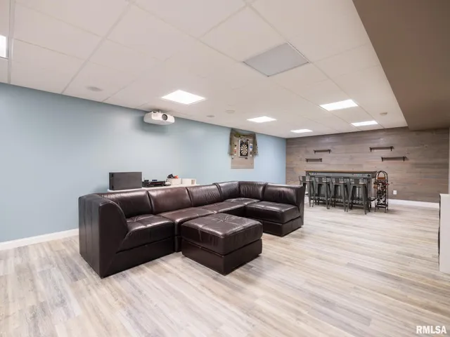 $385,000 | 1322 Courtney Drive, Washington, IL 61571