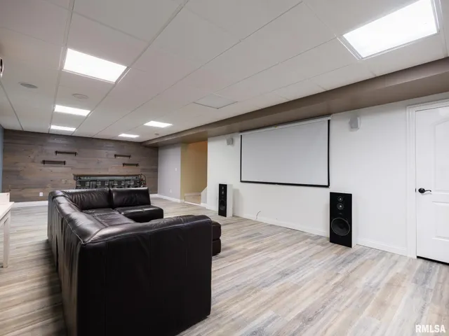 $385,000 | 1322 Courtney Drive, Washington, IL 61571