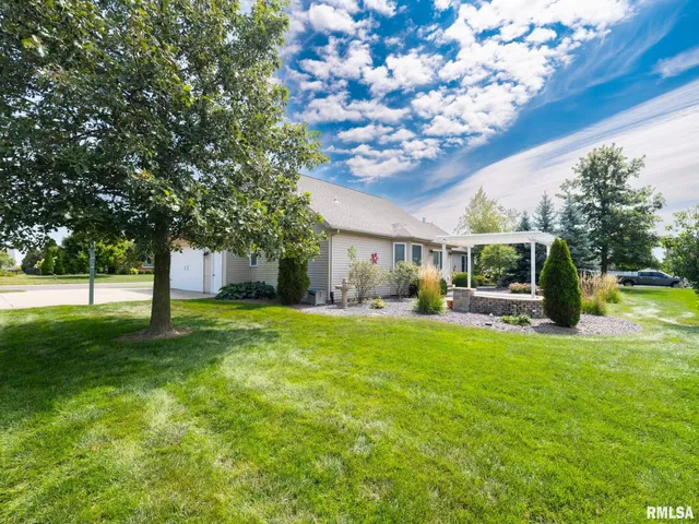 $385,000 | 1322 Courtney Drive, Washington, IL 61571