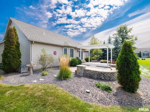 $385,000 | 1322 Courtney Drive, Washington, IL 61571