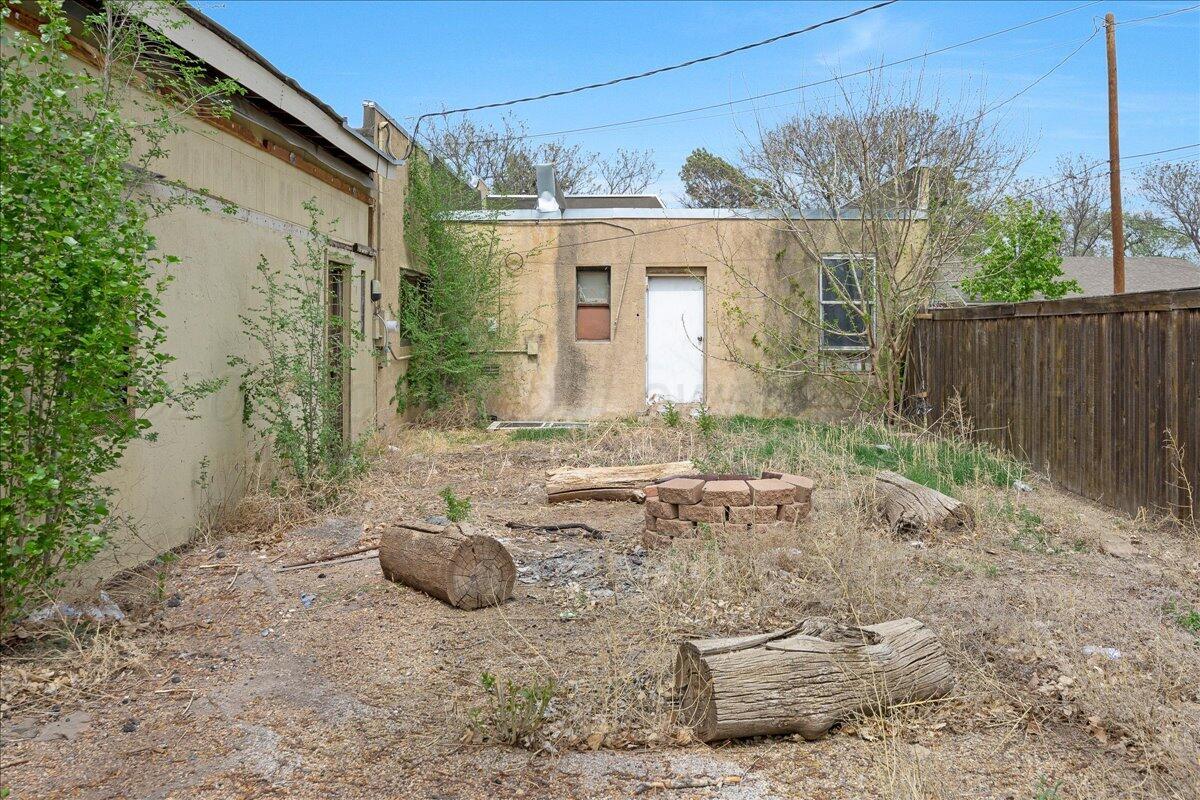 1403 South Hughes Street Amarillo, TX 79102 - Photo 53 of 54 a backyard of a house with table and chairs