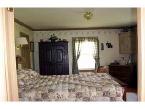 10 Lawrence Road Derry, NH 03038 - Photo 4 of 5
