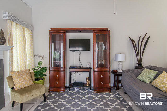 200 Parma Drive, Unit I2 Daphne, AL 36526 - Photo 4 of 23 Living Room