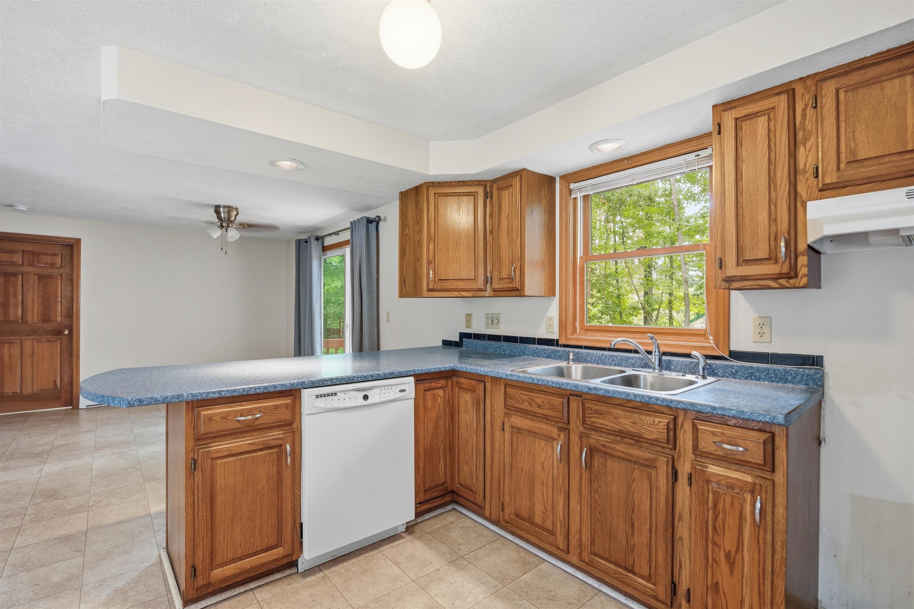 79 Lynchville Park Road Goffstown, NH 03045 - Photo 5 of 42
