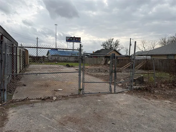 $1,500 | 4006 Cedar Hill Lane, Houston, TX 77093