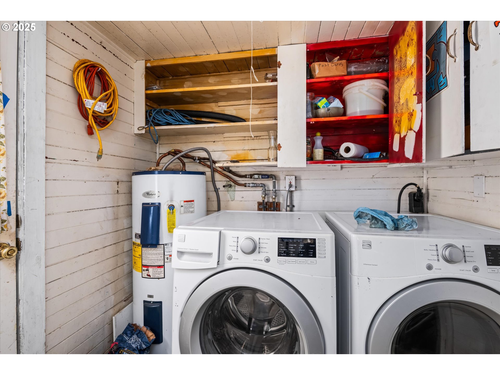 490 West 4th Avenue Eugene, OR 97401 - Photo 11 of 25 a utility room with dryer and washer