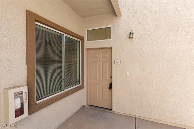 $1,450 | 2305 West Horizon Ridge Parkway, Unit 2611, Henderson, NV 89052