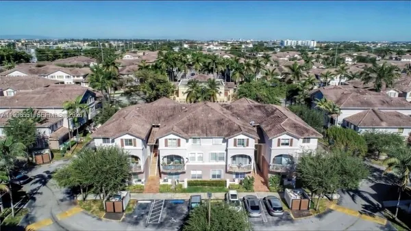 $2,500 | 8956 West Flagler Street, Unit 206, Miami, FL 33174