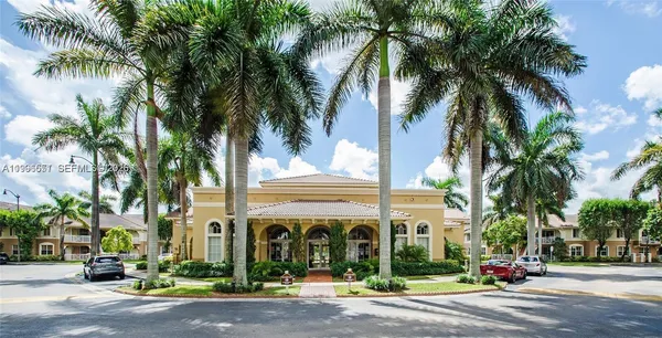 $2,500 | 8956 West Flagler Street, Unit 206, Miami, FL 33174