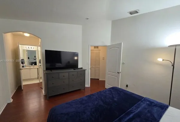 $2,500 | 8956 West Flagler Street, Unit 206, Miami, FL 33174