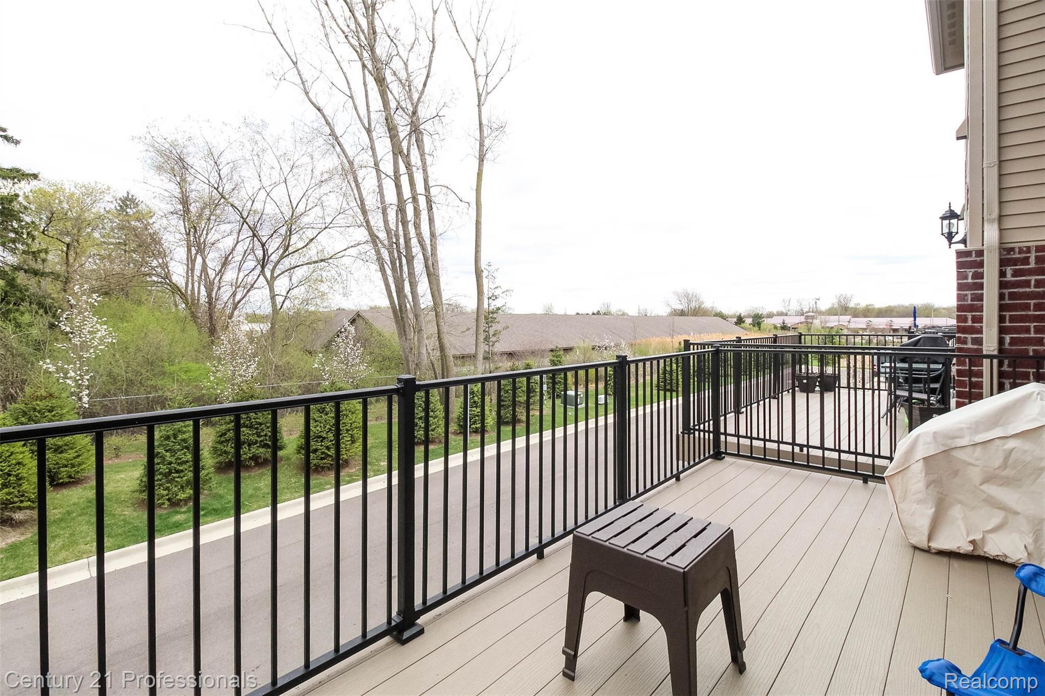 2873 Hartwick Drive Rochester, MI 48307 - Photo 16 of 36 14a.jpg