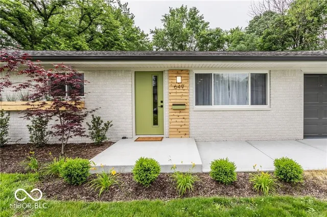 $3,500 | 649 Emerson Road, Carmel, IN 46032