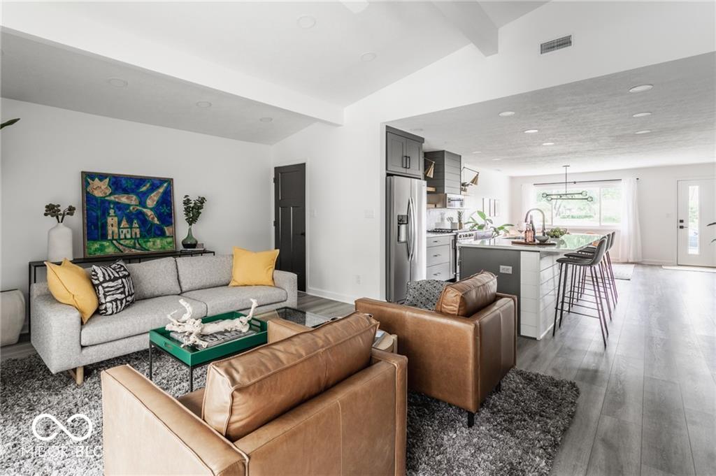 649 Emerson Road Carmel, IN 46032 - Photo 8 of 41