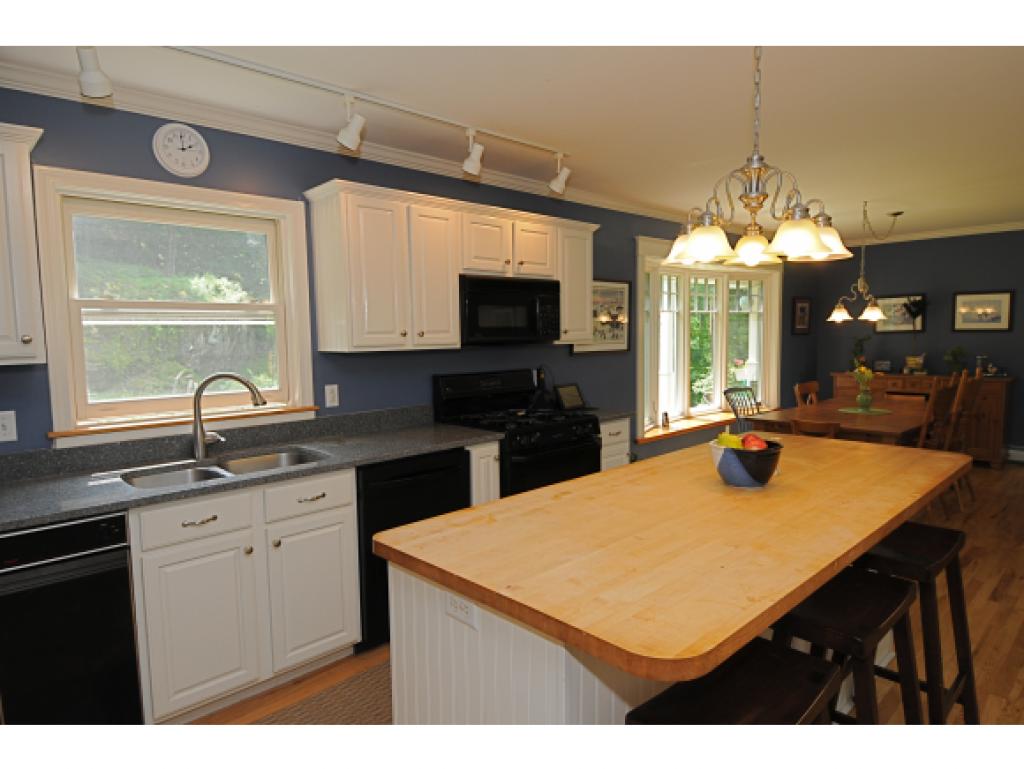 2552 Stage Road Richmond, VT 05477 - Photo 3 of 25