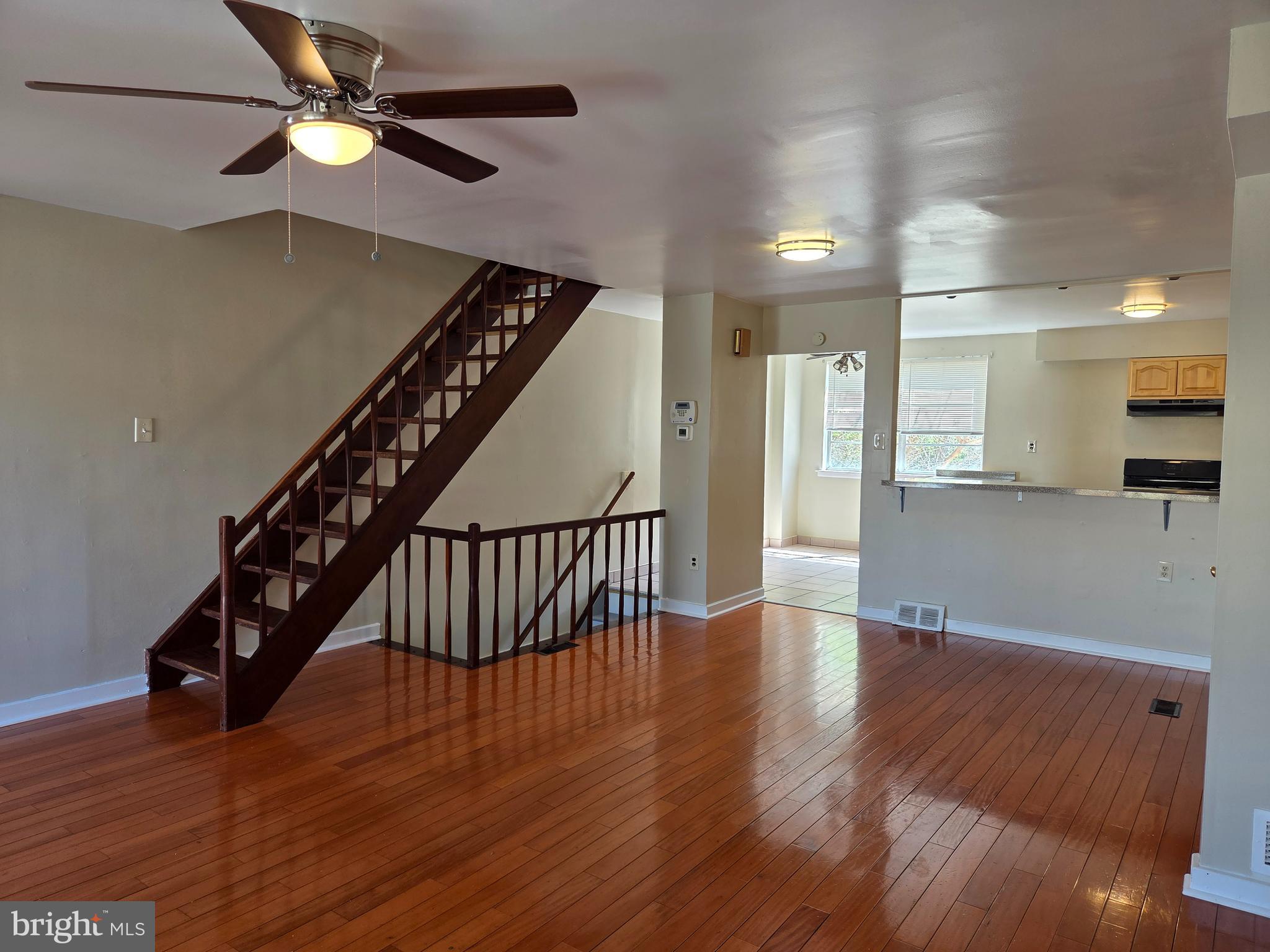 8044 Mars Place Philadelphia, PA 19153 - Photo 2 of 19