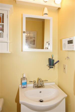 17 Pond View Road Canton, MA 02021 - Photo 6 of 16 Gallery Image 6
