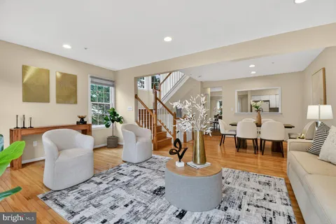 $759,000 | 5433 Whitley Park Terrace, Unit 36, Bethesda, MD 20814