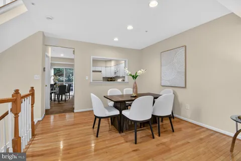 $759,000 | 5433 Whitley Park Terrace, Unit 36, Bethesda, MD 20814