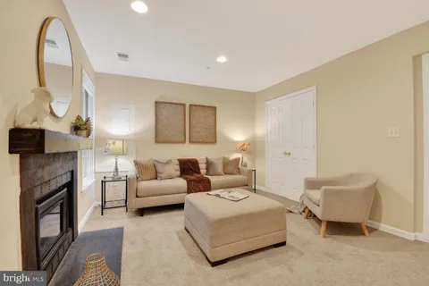 $759,000 | 5433 Whitley Park Terrace, Unit 36, Bethesda, MD 20814