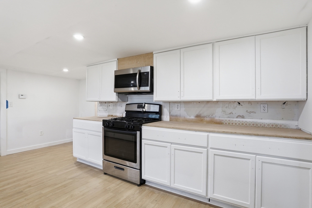 4 Townsend Street Pepperell, MA 01463 - Photo 13 of 24